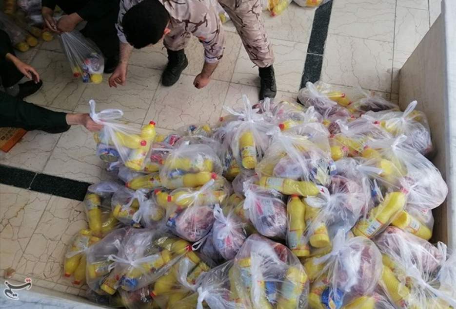 ۳۰۰۰ بسته معیشتی توسط پویش نذر همدلی مسجد جمکران در مناطق محروم قم توزیع می‌شود