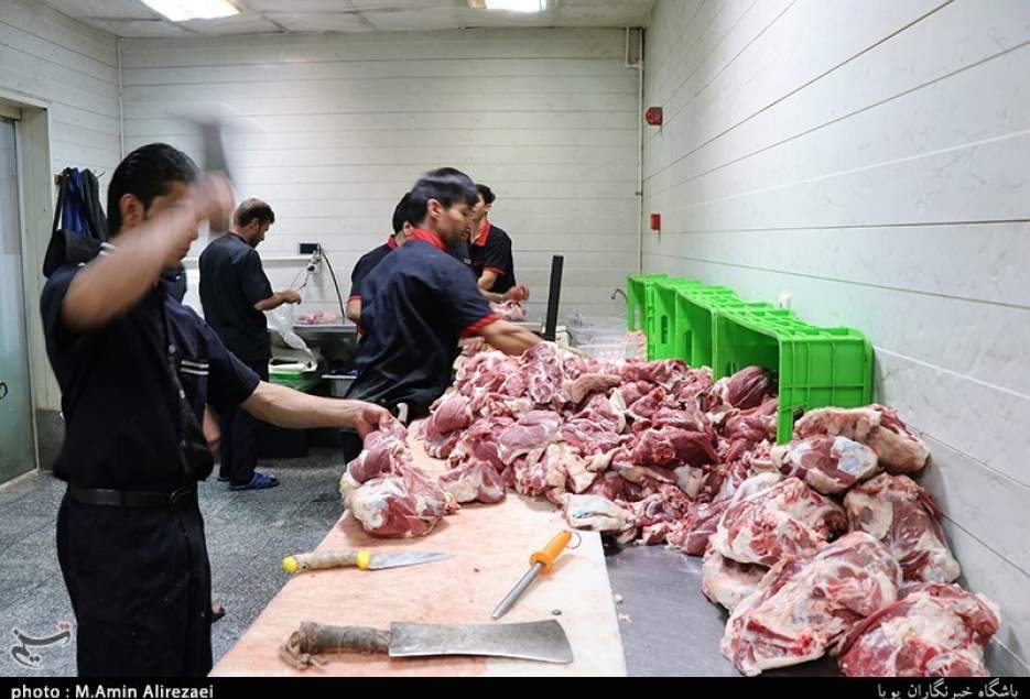 ده هزار و ۸۰۰ کیلو گوشت قربانی میان اقشار آسیب دیده از کرونا توزیع می‌شود