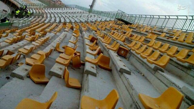 تماشاگران به ۵۰۰ صندلی ورزشگاه یادگار امام قم آسیب زدند