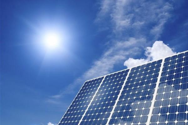 قم| مرحله نخست نیروگاه انرژی خورشیدی تا ۶ ماه آینده ساخته می گردد