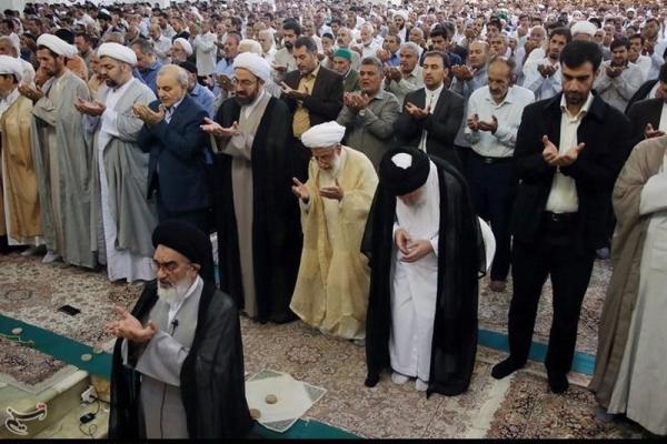 اقامه نماز عید قربان در حرم حضرت معصومه به روایت عکس