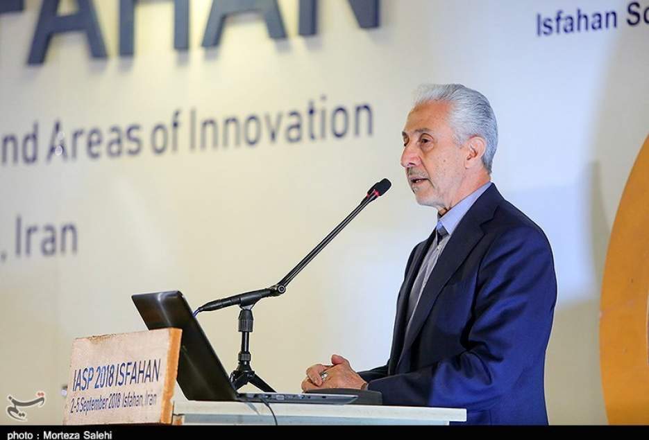 شهرکریمه – وزیر علوم: ایران در جایگاه ششم نانو جهان قرار گرفت