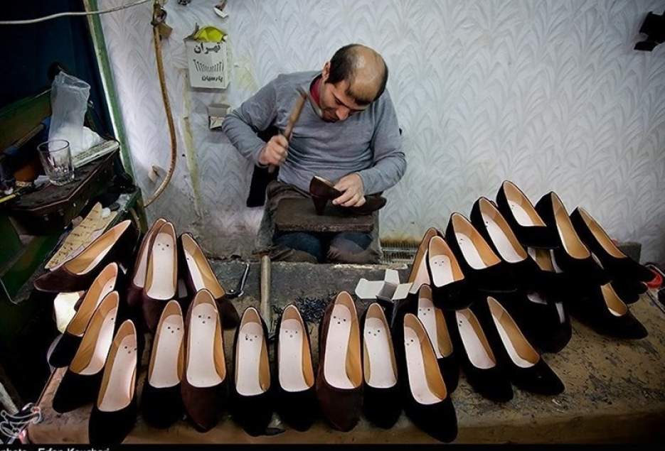 شهرکریمه – صنعت کفش قم با مشکل تأمین مواد اولیه روبه‌رو است