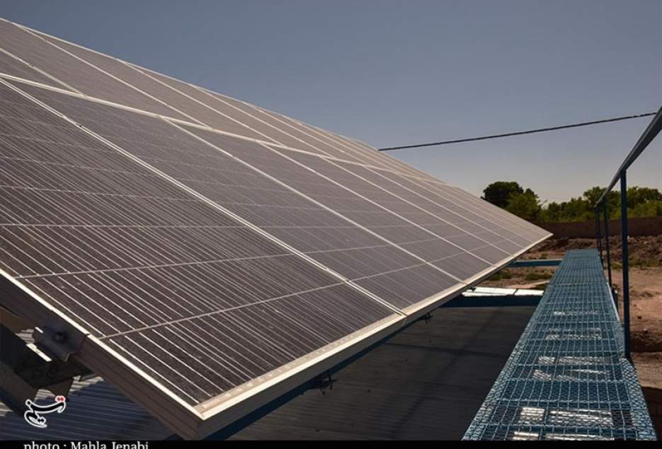 معاون استاندار قم: برنامه‌ریزی احداث ۲۰۰ نیروگاه خورشیدی خانگی در دستور کار قرار گیرد