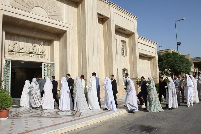 جشن ازدواج ۱۵۰ زوج پاسدار در قم برگزار شد – پایگاه خبری شهرکریمه | اخبار ایران و جهان