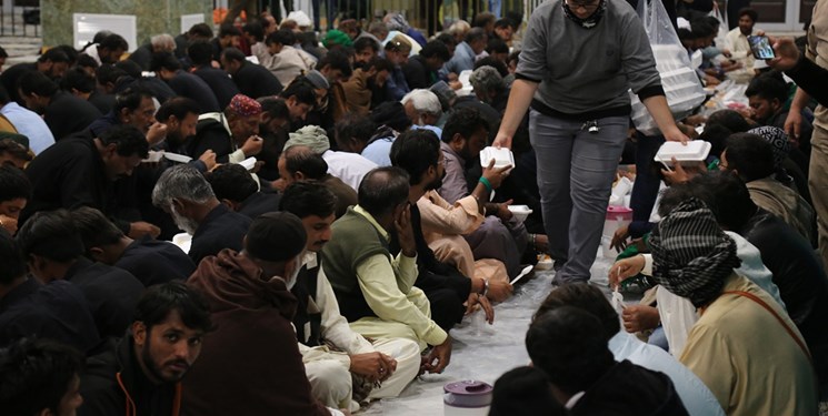 پذیرایی از ۳۶ هزار زائر غیرایرانی در مسجد مقدس جمکران