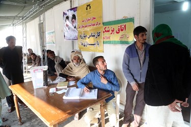 خدمت رسانی به زائران پاکستانی در موکب درمانی قرارگاه اربعین