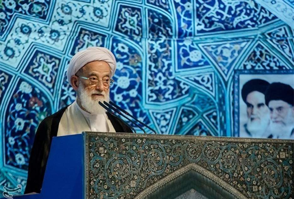 آیت‌الله امامی‌کاشانی: دنیای استکبار برای فرهنگ و سیاست ملت ایران برنامه‌ریزی کرده است/مسئولان با قاچاق مقابله کنند