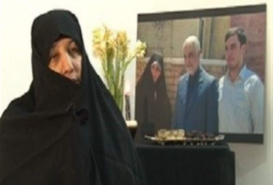 شهرکریمه – مادر شهید حادثه سقوط هواپیما: اجازه دخالت به بیگانگان و مغرضین داخلی را نمی‌دهیم