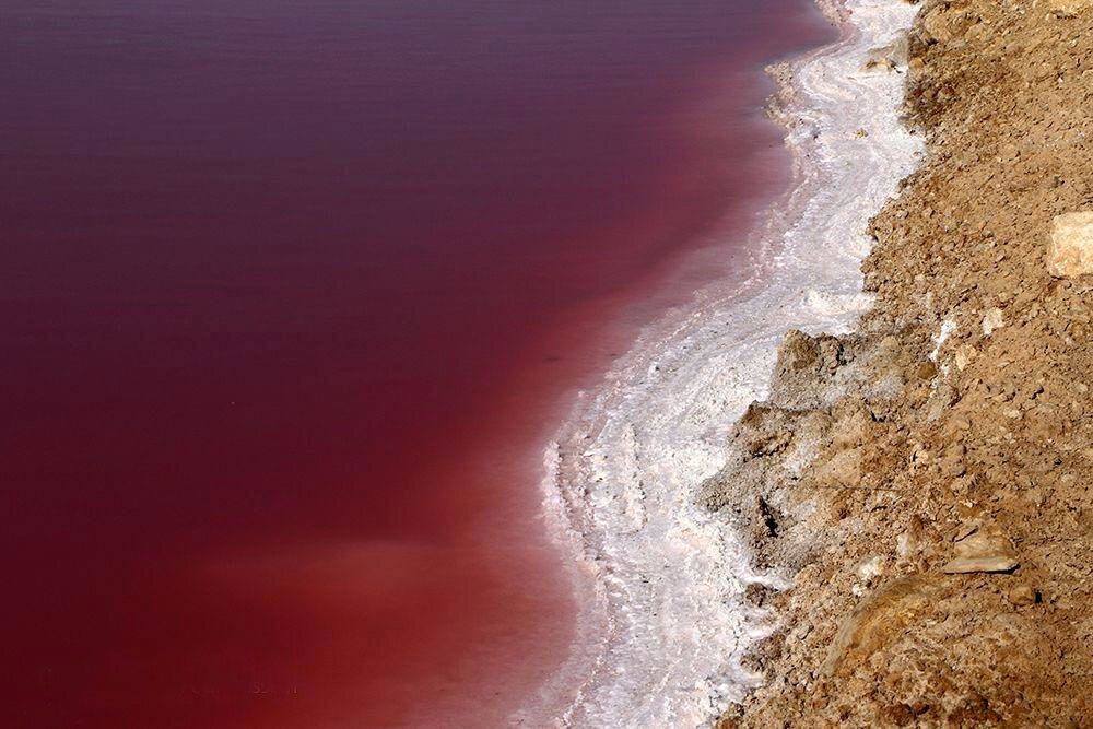 دریاچه نمک قم برای اولین بار سرخ شد – پایگاه خبری شهرکریمه | اخبار ایران و جهان