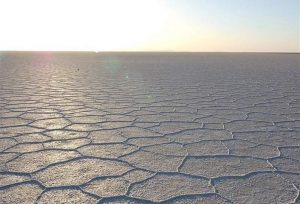 شهرکریمه – دریاچه نمک قم، ظرفیت بی‌نظیری در سرمایه‌گذاری و تحول اقتصادی است