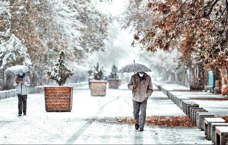 ورود سامانه بارشی به ایران / بارش برف در نقاط مختلف قم